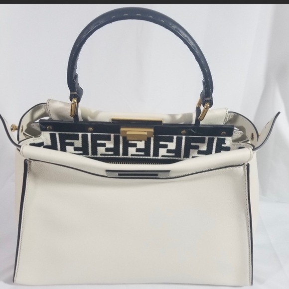 Fendi Peekaboo 
Leather Ivory
Black Velvet Logo
Free Shipping - Picture 2 of 11